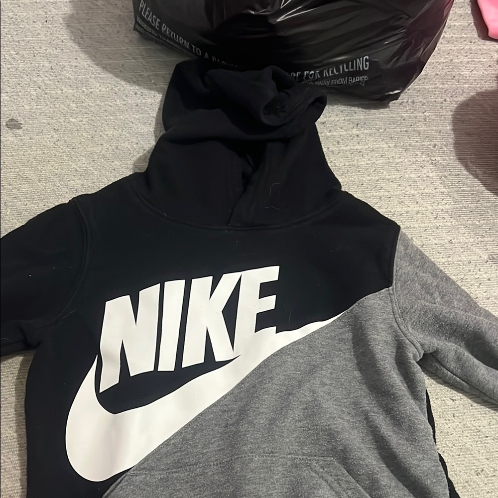 Nike Black and Gray Sweatshirts for Casual Comfort